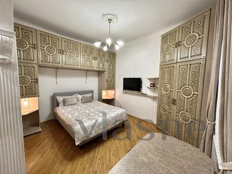 Romantic courtyard apartments, Lviv - apartment by the day