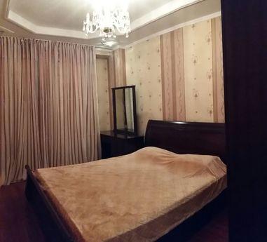 Urgent rent an apartment in a new area!, Almaty - apartment by the day