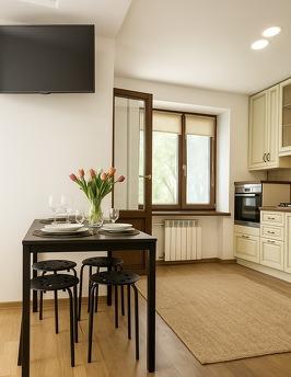 Апартаменти , студія в центрі міста на першому поверсі пʼяти