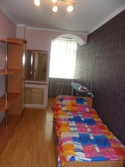 3-кімнатна в Центрі міста, Шимкент - квартира подобово