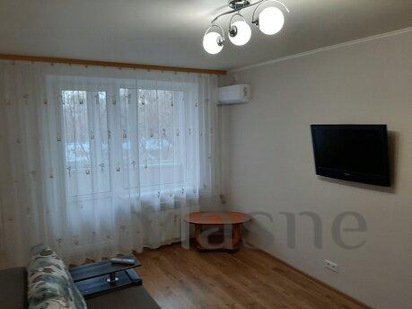 Rent a 1-room apartment in the Palace of Sports metro station., Kharkiv - apartment by the day
