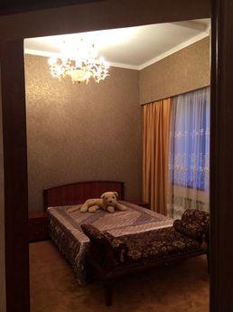 House VIP class looking respectable peop, Karaganda - günlük kira için daire