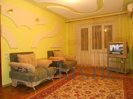 Сдаётся чистая уютная квартира в тихом месте. На 4 спальных 