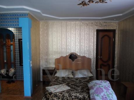 1 k.kv. Renovation of the East. Annivers, Uralsk - apartment by the day
