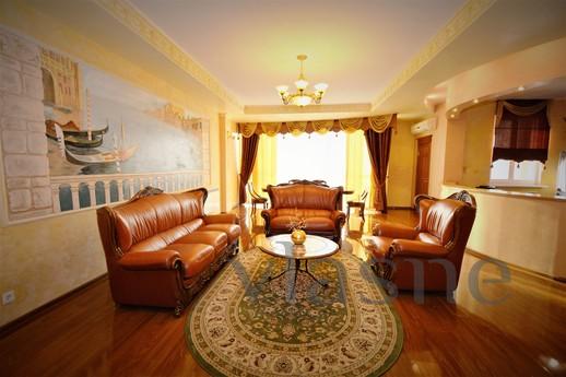 3-bedroom apartment on the 18th floor, Almaty - günlük kira için daire