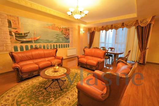3-bedroom apartment on the 18th floor, Almaty - günlük kira için daire