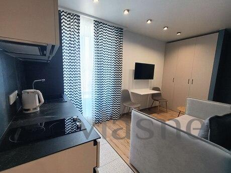 Стильна квартира з авторським ремонтом у новому будинку.
Тих