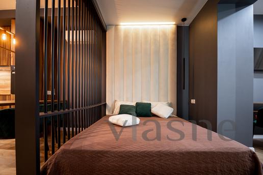 Cool apartment on the other line in the best part of the cit