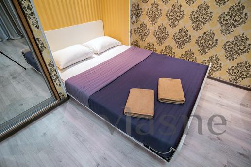 Modern design, low top and comfortable space for one or two 