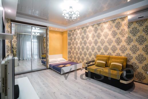 The center of the place and the calm expanse of the sky, Dnipro (Dnipropetrovsk) - günlük kira için daire