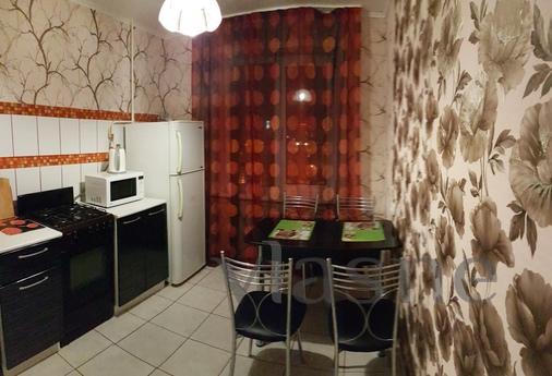 3 Bedroom on Chkalov 2 + 2 + 1 + 1 + 1, Orenburg - günlük kira için daire