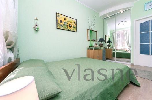 3 bedroom apartment in the city center., Kyiv - apartment by the day