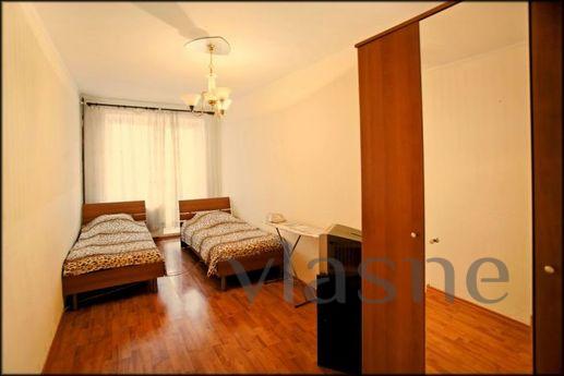 Rent well furnished room in a large apartment (in the center