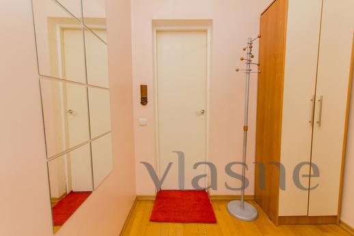 Spacious 3 apartment with two bathrooms, Москва - квартира подобово