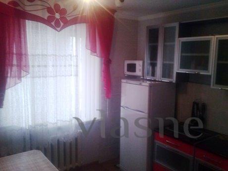 Excellent apartment in the center 2hkomn, Pavlodar - günlük kira için daire