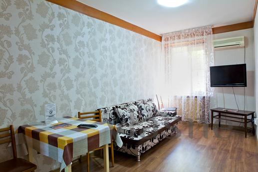 2-room budget option in the heart, Almaty - günlük kira için daire