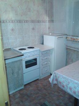 Clean, comfortable 1 room apartment., Pavlodar - apartment by the day