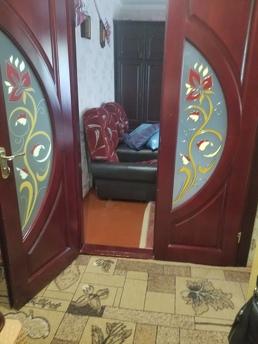 Здається 2 кімнати в 3-хкімнатній квартирі ( вітальня + дитя