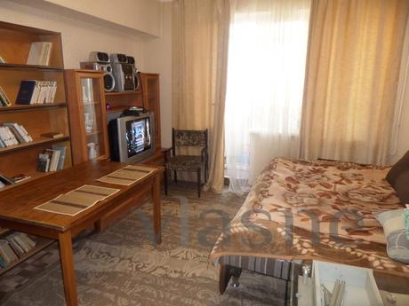 1-room. square opposite the park of the President. Clean, co