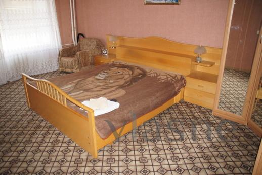 2-х-комнатная квартира находится на улице Комсомольская, 8. 
