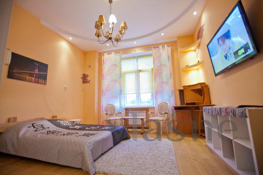 The studio has a separate bedroom, Смоленськ - квартира подобово