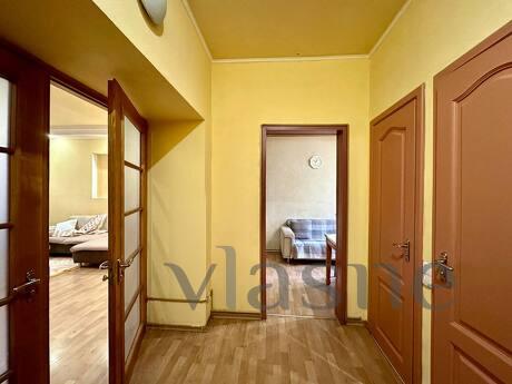 Cozy 2-room suite on Metallurgov, Zaporizhzhia - apartment by the day