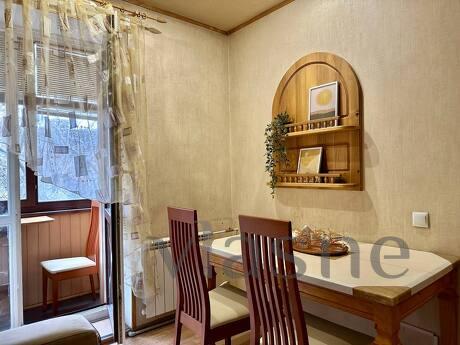 Cozy 2-room suite on Metallurgov, Zaporizhzhia - apartment by the day