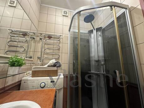 Cozy 2-room suite on Metallurgov, Zaporizhzhia - apartment by the day