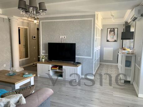 VIP class apartments in the city center, Zaporizhzhia - apartment by the day