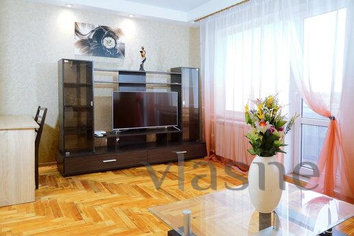 Daily rent 2-room semi-luxury, Alley of Fame, Zaporizhzhia - apartment by the day