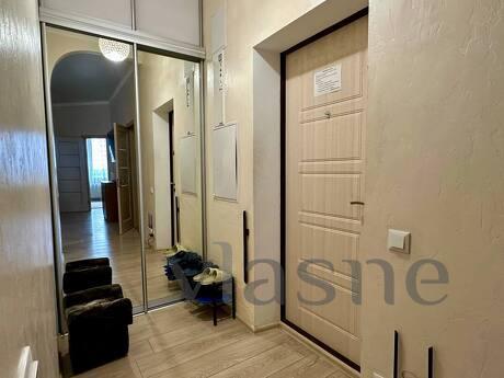 Lux 2-room, modern residential complex behind the Circus, Zaporizhzhia - apartment by the day