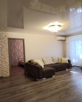 Daily rent 2-room semi-lux Ukrainian, Lahti, Zaporizhzhia - apartment by the day