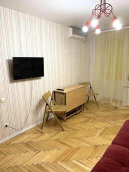 Daily rent 2-room apartment on the Small Market, Zaporizhzhia - apartment by the day