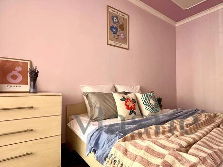 Сдается посуточно почасово в центре города 2-комнатный уютны