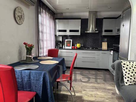 2к ЛЮКС рядом с пл. Университетской, Запоріжжя - квартира подобово