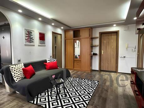 2к ЛЮКС рядом с пл. Университетской, Запоріжжя - квартира подобово