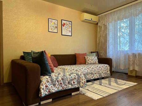 Посуточно двухкомнатная квартира полулюкс класса, расположен