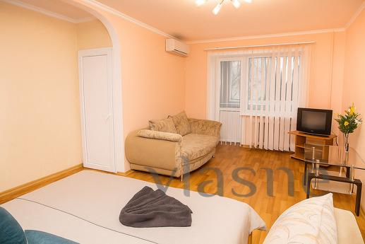 1ком Полулюкс , рядом с отелем Интурист, Запоріжжя - квартира подобово