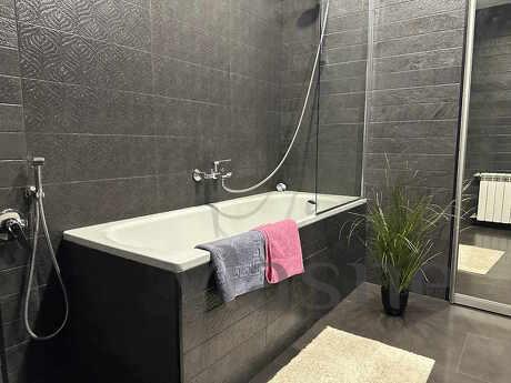 Stylish 2-room suite on Metallurgov, Zaporizhzhia - apartment by the day