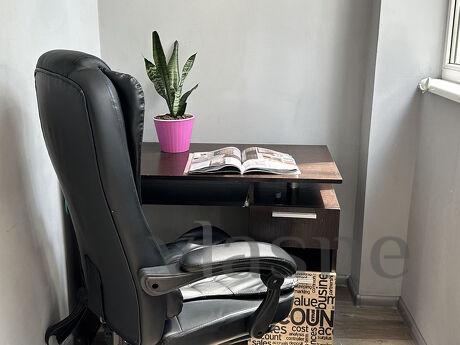 Stylish 2-room suite on Metallurgov, Zaporizhzhia - apartment by the day