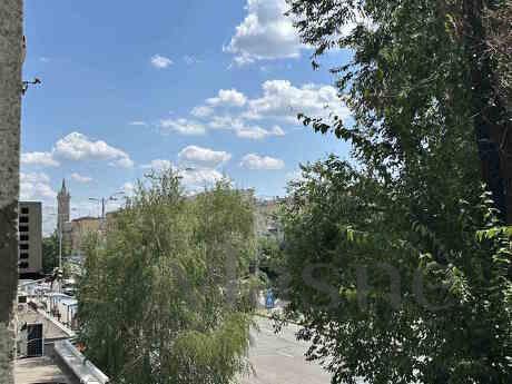 Stylish 2-room suite on Metallurgov, Zaporizhzhia - apartment by the day