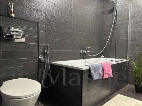 Stylish 2-room suite on Metallurgov, Zaporizhzhia - apartment by the day