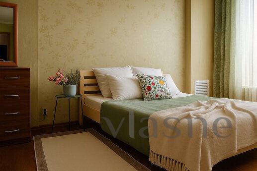 Сдается посуточно почасово в центре города 2-комнатный полул