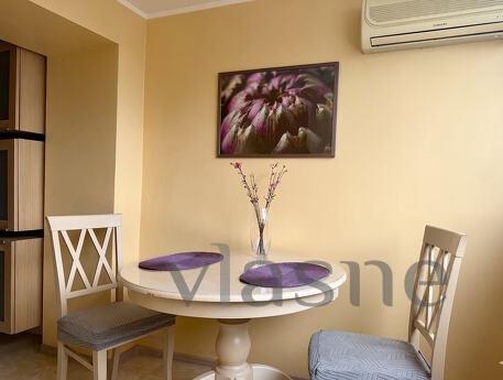 Two-room apartment with a view in the center of Dnipro, Dnipro (Dnipropetrovsk) - günlük kira için daire