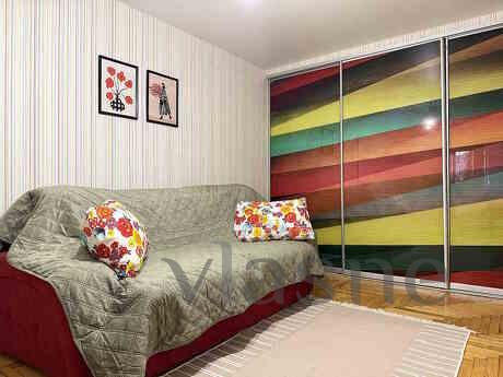 Daily rent 2-room apartment on the Small Market, Zaporizhzhia - apartment by the day