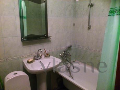 1 bedroom apartment on the street. Chekh, Belgorod - günlük kira için daire