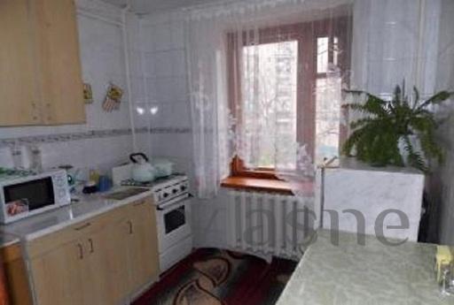 1 bedroom apartment on the street. Chekh, Belgorod - günlük kira için daire