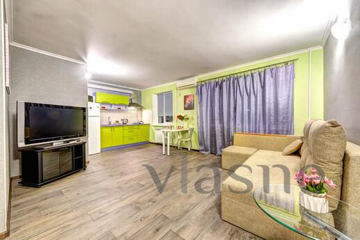 Klovska metro istasyonunun yakınında stüdyo daire kiralayın.