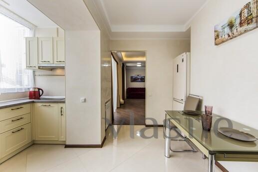 Rent 1k apartment in the center of Kiev, Kyiv - apartment by the day