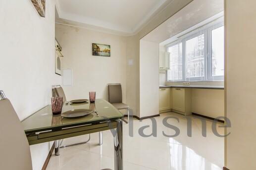 Rent 1k apartment in the center of Kiev, Kyiv - apartment by the day